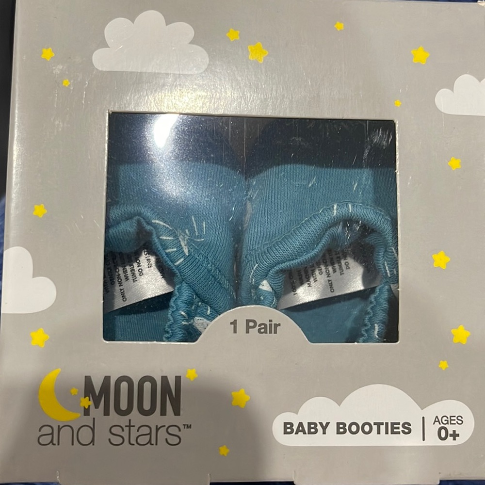 Moon and stars baby booties